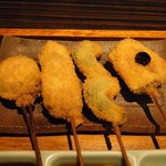 Kaorikushiage Yabukarabou - 味彩定食（左から・・ピーマンの肉詰め、豚フィレとねぎ、小海老のしそ巻、なす田楽）