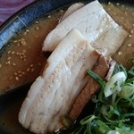 藤一番 - 温厚ラーメンに付くバラチャーシュー♪美味し