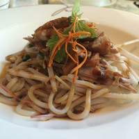 ヘイフンテラス - ローストダックと米線の冷やし黒酢和え麺
                  