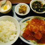 美味餃子房 - 芝えびのチリソース煮定食