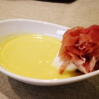 Nayutaka - 冷製コーンスープ　熟成パルマ産生ハム　水牛モッツアレラ