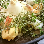 めい泉 - 普通のうどんも美味しいけど、ぶっかけも美味しいねぇ。エビも餅も激ウマ！