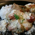 SHINBASHI - バジルチーズチキンのランチプレート。