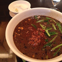 廣東料理 民生 ヒルトンプラザウエスト店 - 黒担々麺