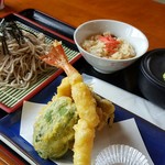 湯元岩見沢温泉なごみ - 天ざる炊き込みご飯セット 800円