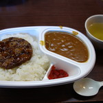 Honhachi Goume Tomoekan - ハンバーグカレー（夕食、お茶1杯付き）