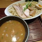 麺 ヒキュウ - つけ麺750円鶏の旨味がありますが少し甘みが強い