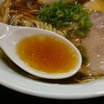 らぁ麺 すぎ本 - 醤油スープです