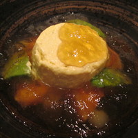 モノリス - 焼きトウモロコシのムース　サーモン　アボガド　コンソメのジュレ