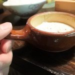 草菴 - 陶芸運動の主導者バーナードリーチが伝えた卵焼きの器