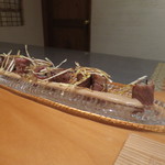 日本料理 幸庵 - 茄子の牛肩ロース巻き 胡麻ソース