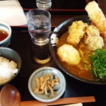 カレーうどん、ちくわ天、鳥天、半熟卵天