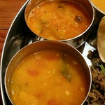 ビートイート - 豆カレー、シークァーサーサンバル
      