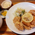 Kissa Orendi - 鳥の唐揚定食　750円　2016/08