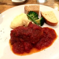 イレール人形町 - 仔羊の柔らか煮　トマトソース