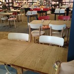 Waterstones - 店内