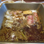和食さと - すき焼き鍋の中身ｗ