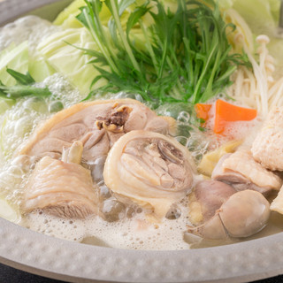 凝縮された雫、華味鳥の水たきスープ