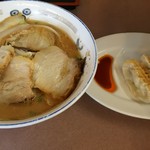 くるまやラーメン - 味噌チャーシュー＆無料の餃子