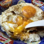 白楽天 - まずは・・・半分だけを卵をつぶしごちゃ混ぜ～で食す＾＾