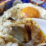 白楽天 - この目玉焼きにかかるコショウの絶妙な加減がGOOD✌