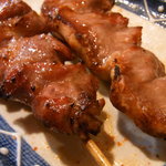 もつ焼き じんちゃん - タンとカシラ（'10/11）