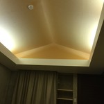 朝陽の宿 涼風 - 間接照明の天井。お洒落！