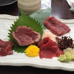 個室居酒屋　馬に魚に　 - 馬肉盛り合わせ