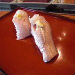 寿し和 - 鰯のにぎり。メチャクチャ脂がのってました。