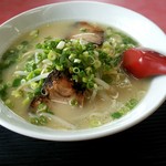 博多ラーメン 博多駅 - 調味料入れる前