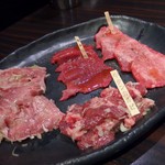 焼肉 鈴木せいざえもん - タン4種食べ比べ 