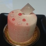 パティスリー アクイユ - ピンクと白のナパージュが艶めくキュートなビジュアル、プレゾン518円