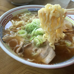 満古登食堂 - 麺をよいしょ♪