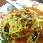 ラーメン浅野2号 - 絡みつく麺と唐辛子の絶妙なバランスｗ