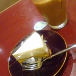 しまうま珈琲 - ダブルチーズケーキとカフェオレのセット800円