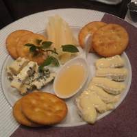 厳選洋食さくらい - チーズの盛り合わせ