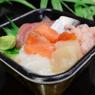 Makkudo mmaru - 海鮮丼