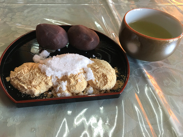 この美味しさにこの値段 300円でお茶月で店内で食べれます 小さいお餅が五つも By Orf あべ川もち かごや 静岡 和菓子 食べログ この美味しさにこの値段 300円でお茶月で店内で食べれます 小さいお餅が五つも By Orf あべ川もち かごや 静岡 和菓子 食べログ