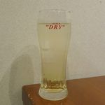 ほーみー - まずは甘くさっぱりとした梅酒ソーダ割り490円をゴクリ。