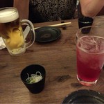 味人 - 生ビール、チューハイ ブドウ、お通しの蕎麦