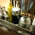 バッファローキング - 2016/8　自分で味付けしてね♪醤油・マスタード・おろしニンニク・粗びき胡椒は鉄板です！！