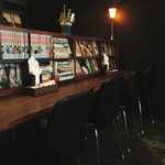 BABYBABY HAMBURGER&BOOKS - ひとりでも来やすい！カウンター席あります