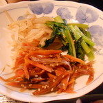 おいしい台所12カ月 - 3種のナムル（もやし、小松菜、ニンジン）