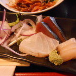 おいしい台所12カ月 - 刺身３点盛り（カツオ、スズキ、ホタテ）