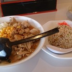 ラーメン大学 - 肉味噌ラーメンと半炒飯