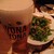 YONA YONA BEER WORKS - ドリンク写真:よなよなエールとパクチー載せ餃子