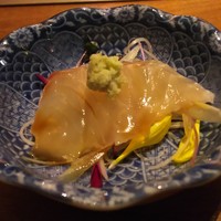 くずし鉄板 あばぐら 神田店 - 白身魚。兵庫県浜坂産です。