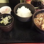 納豆 360円（納豆、生卵、かけそば、ご飯）+　海老天（サービス券利用）