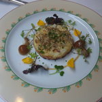 モナリザ - 山芋とフロマージュ・ブランのタルト トリュフのハーモニーでございます