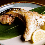 Mantennohoshi - ハマチのカマ塩焼き